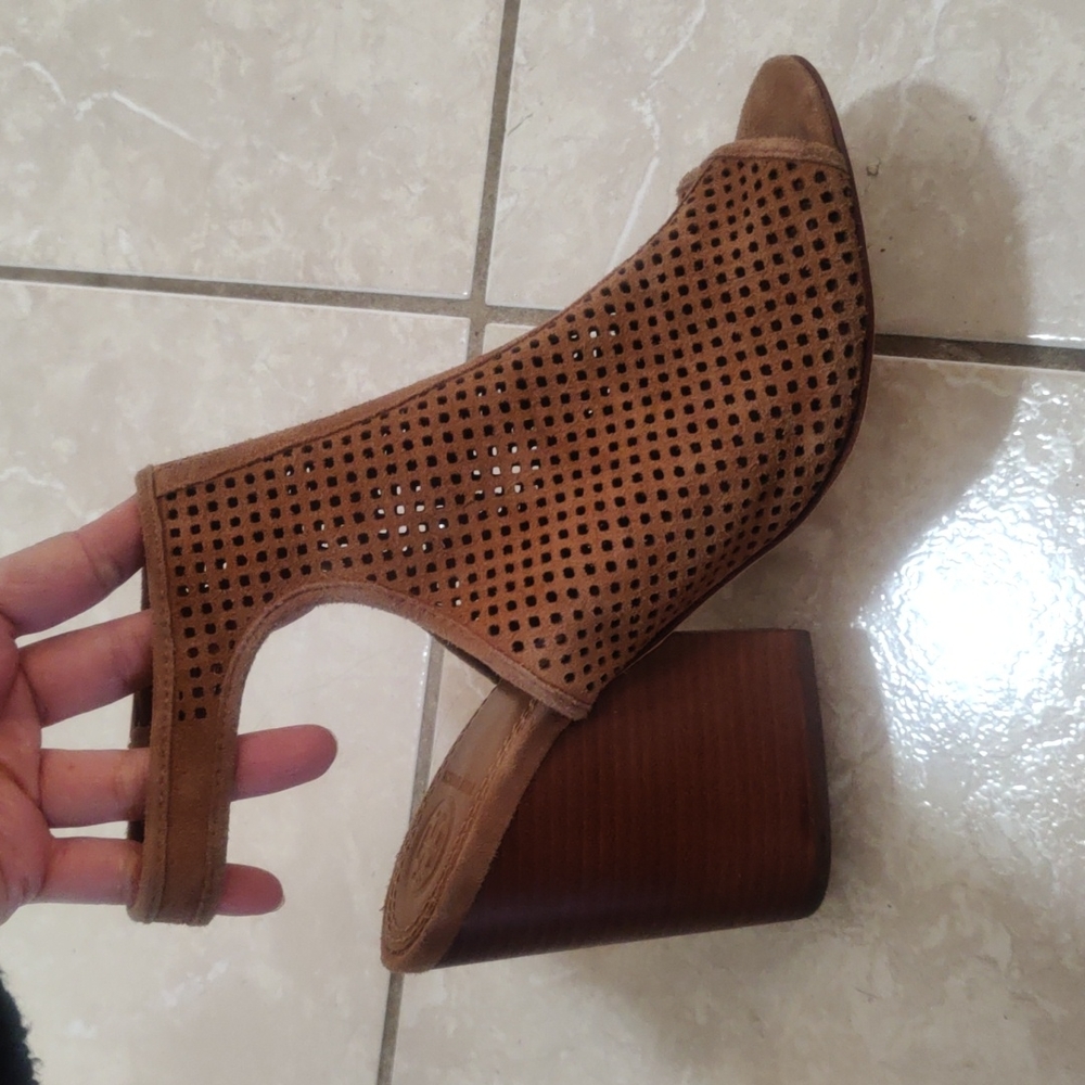 Tory Burch - Picture 2 of 6